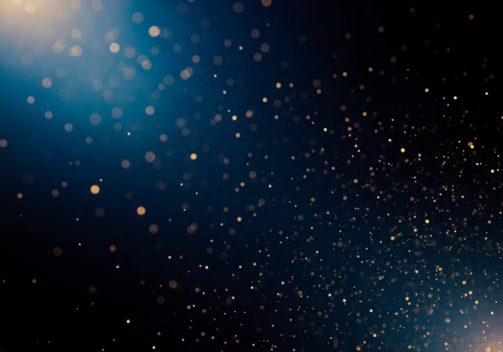 카지노 느낌의 골드 & 블루 보케 배경, 칩과 불빛이 떠다니는 분위기 있는 장식용 이미지